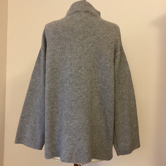 NWT ANN TAYLOR LUXURY CASHMERE BELL SLEEVE SWEATER IN GRAY MEDIUM RTL $249 NEW! - Picture 4 of 5